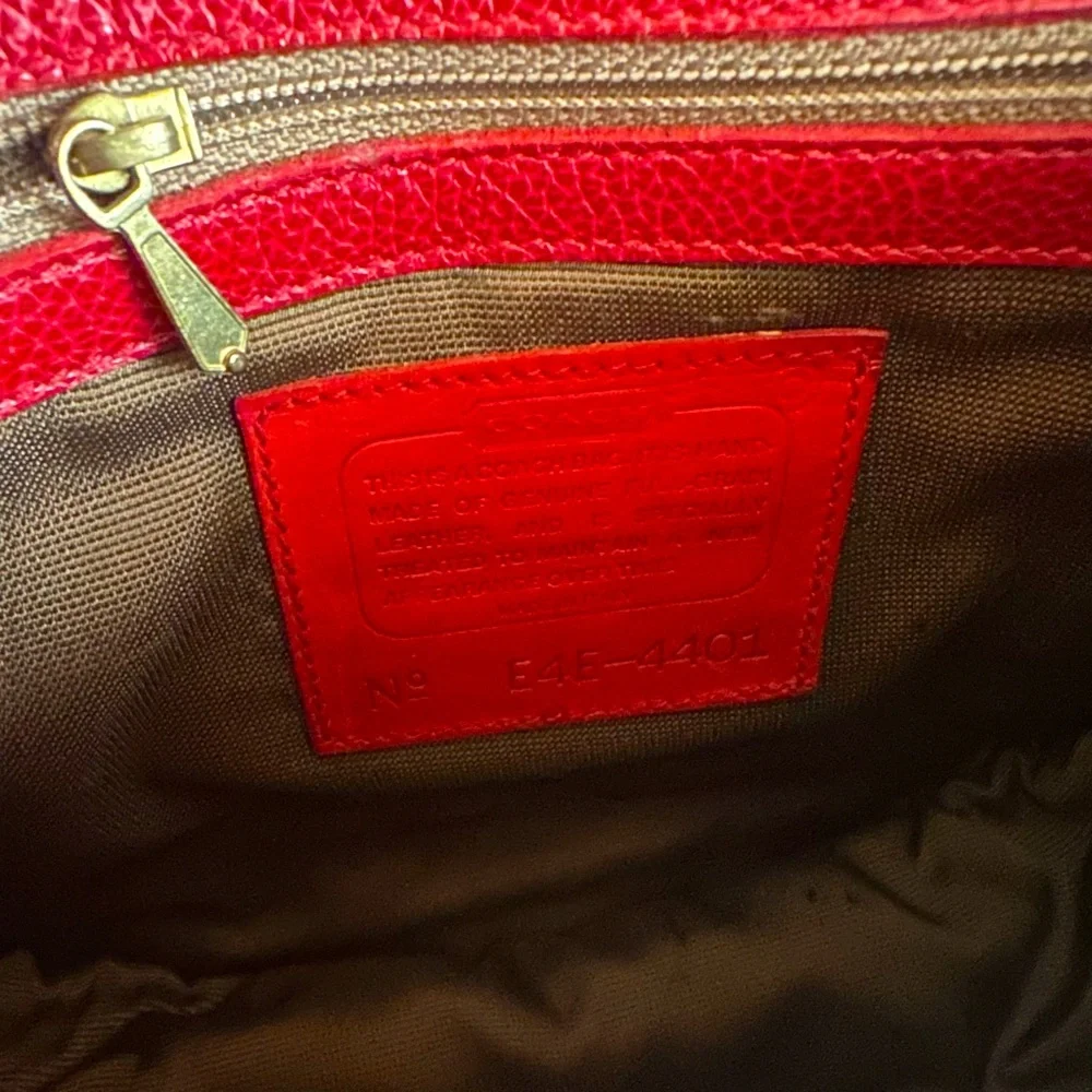 Vintage 90s Coach Carlyle Red Pebbled Leather Turn Lock Handbag - Picture 3 of 10